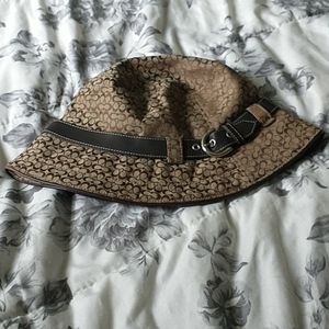 Coach rain hat small size
